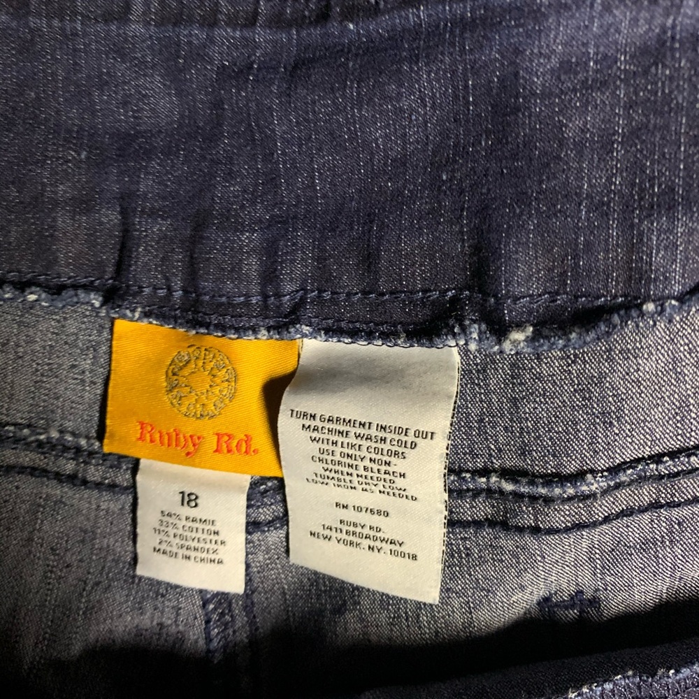 Jeans - Picture 3 of 3